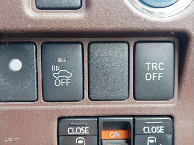 エスクァイア ハイブリッドGi 7人乗り TRDエアロ フリップダウンモニター 両側電動スラ レザーシート シートヒーター クルコン 純正ナビ フルセグ Bluetooth CD DVD ETC LEDヘッド 衝突軽減ブレ 禁煙車(24枚目)