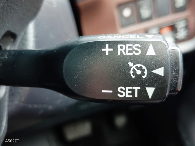 エスクァイア ハイブリッドGi 7人乗り TRDエアロ フリップダウンモニター 両側電動スラ レザーシート シートヒーター クルコン 純正ナビ フルセグ Bluetooth CD DVD ETC LEDヘッド 衝突軽減ブレ 禁煙車(26枚目)