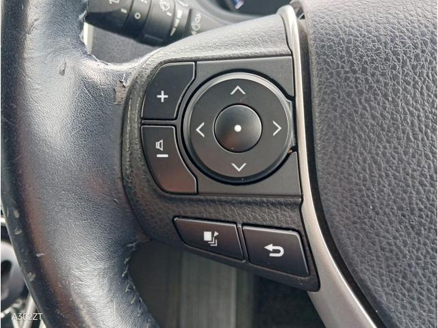 エスクァイア ハイブリッドGi 7人乗り TRDエアロ フリップダウンモニター 両側電動スラ レザーシート シートヒーター クルコン 純正ナビ フルセグ Bluetooth CD DVD ETC LEDヘッド 衝突軽減ブレ 禁煙車(27枚目)