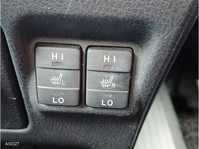 エスクァイア ハイブリッドGi 7人乗り TRDエアロ フリップダウンモニター 両側電動スラ レザーシート シートヒーター クルコン 純正ナビ フルセグ Bluetooth CD DVD ETC LEDヘッド 衝突軽減ブレ 禁煙車(31枚目)