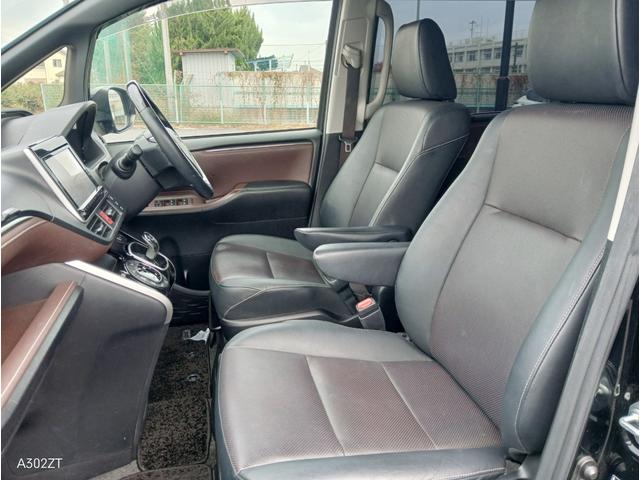 エスクァイア ハイブリッドGi 7人乗り TRDエアロ フリップダウンモニター 両側電動スラ レザーシート シートヒーター クルコン 純正ナビ フルセグ Bluetooth CD DVD ETC LEDヘッド 衝突軽減ブレ 禁煙車(49枚目)