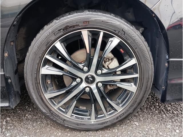 エスクァイア ハイブリッドGi 7人乗り TRDエアロ フリップダウンモニター 両側電動スラ レザーシート シートヒーター クルコン 純正ナビ フルセグ Bluetooth CD DVD ETC LEDヘッド 衝突軽減ブレ 禁煙車(56枚目)