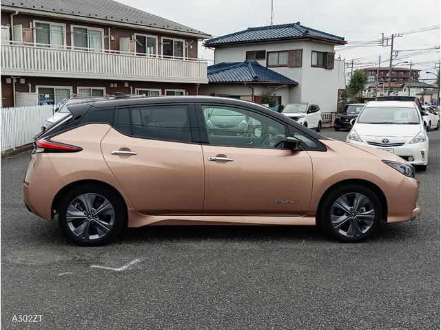 リーフ e+ X アーバンクロム 禁煙車 Carplay プロパイロット BOSEサウンド 全周囲カメラ 障害物センサー BSM ステアリングヒーター 純正ナビ フルセグ Bカメ Bluetooth USB ETC2.0 純正アルミ(9枚目)