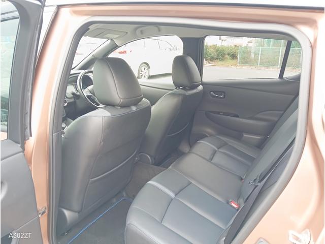 リーフ e+ X アーバンクロム 禁煙車 Carplay プロパイロット BOSEサウンド 全周囲カメラ 障害物センサー BSM ステアリングヒーター 純正ナビ フルセグ Bカメ Bluetooth USB ETC2.0 純正アルミ(49枚目)