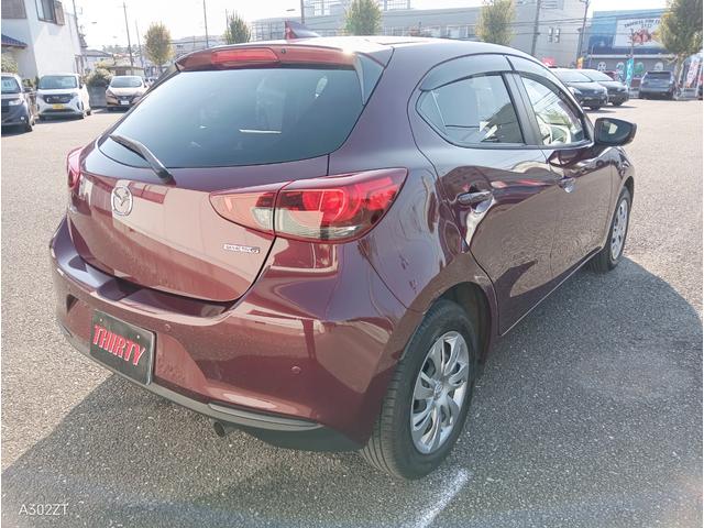 ＭＡＺＤＡ２ １５Ｓ　スマートエディション　ワンオーナー　全周囲カメラ　障害物センサー　ＢＳＭ　スマートシティブレーキサポート　純正ナビ　バックカメラ　Ｂｌｕｅｔｏｏｔｈ　ＵＳＢ　ＥＴＣ　ＬＥＤヘッド　スマートキー　ＰＵＳＨスタート　禁煙車（10枚目）