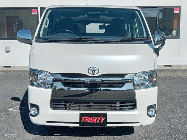 ハイエースバン スーパーＧＬ　ダークプライム　ワンオーナー　両側小窓付きスライドドア　ＥＴＣ２．０　純正ナビ　フルセグ　Ｂカメ　Ｂｌｕｅｔｏｏｔｈ　ＣＤ　ＤＶＤ　ハーフレザー　オートライト　ＬＥＤヘッド　前フォグ　衝突軽減ブレ　ＰＵＳＨスタート（2枚目）