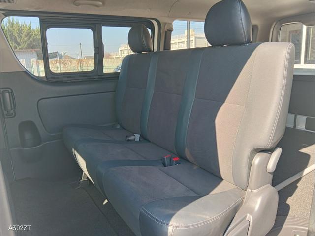 ハイエースバン スーパーＧＬ　ダークプライム　ワンオーナー　両側小窓付きスライドドア　ＥＴＣ２．０　純正ナビ　フルセグ　Ｂカメ　Ｂｌｕｅｔｏｏｔｈ　ＣＤ　ＤＶＤ　ハーフレザー　オートライト　ＬＥＤヘッド　前フォグ　衝突軽減ブレ　ＰＵＳＨスタート（17枚目）