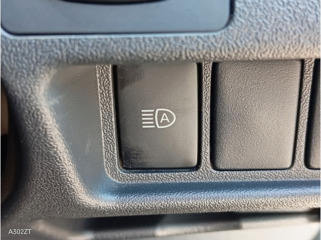 ハイエースバン スーパーＧＬ　ダークプライム　ワンオーナー　両側小窓付きスライドドア　ＥＴＣ２．０　純正ナビ　フルセグ　Ｂカメ　Ｂｌｕｅｔｏｏｔｈ　ＣＤ　ＤＶＤ　ハーフレザー　オートライト　ＬＥＤヘッド　前フォグ　衝突軽減ブレ　ＰＵＳＨスタート（23枚目）