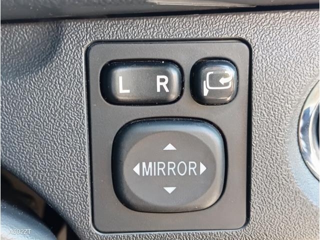 ハイエースバン スーパーＧＬ　ダークプライム　ワンオーナー　両側小窓付きスライドドア　ＥＴＣ２．０　純正ナビ　フルセグ　Ｂカメ　Ｂｌｕｅｔｏｏｔｈ　ＣＤ　ＤＶＤ　ハーフレザー　オートライト　ＬＥＤヘッド　前フォグ　衝突軽減ブレ　ＰＵＳＨスタート（25枚目）