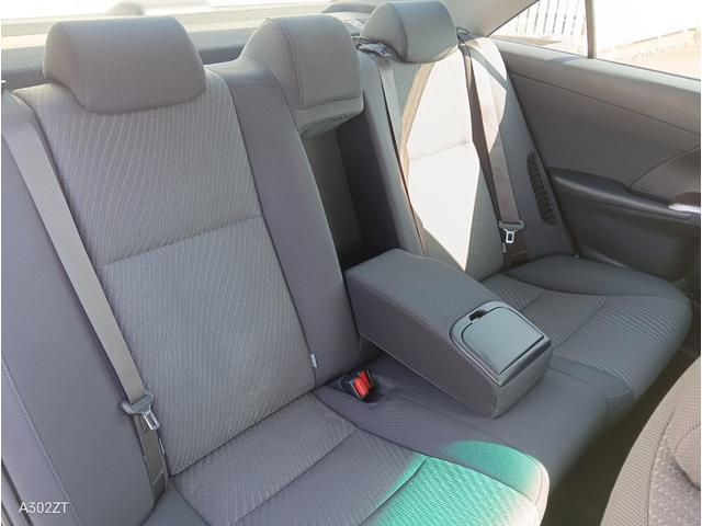 カムリ ハイブリッド　Ｇパッケージ　後期型　純正ナビ　フルセグ　Ｂカメ　ＥＴＣ　Ｂｌｕｅｔｏｏｔｈ　ＵＳＢ　電動シート　クルコン　衝突軽減ブレ　オートライト　前フォグ　左右独立エアコン　スマートキー　ＰＵＳＨスタート　純正アルミ　禁煙車（13枚目）