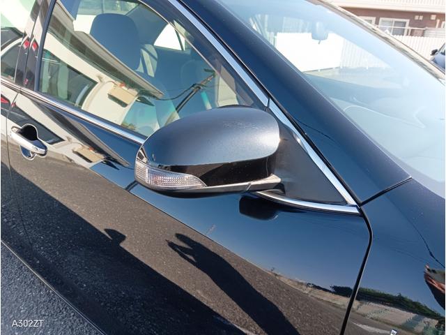 カムリ ハイブリッド　Ｇパッケージ　後期型　純正ナビ　フルセグ　Ｂカメ　ＥＴＣ　Ｂｌｕｅｔｏｏｔｈ　ＵＳＢ　電動シート　クルコン　衝突軽減ブレ　オートライト　前フォグ　左右独立エアコン　スマートキー　ＰＵＳＨスタート　純正アルミ　禁煙車（35枚目）