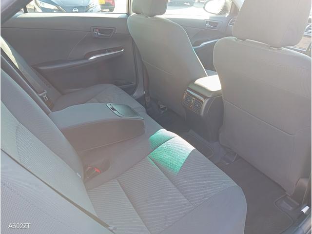 カムリ ハイブリッド　Ｇパッケージ　後期型　純正ナビ　フルセグ　Ｂカメ　ＥＴＣ　Ｂｌｕｅｔｏｏｔｈ　ＵＳＢ　電動シート　クルコン　衝突軽減ブレ　オートライト　前フォグ　左右独立エアコン　スマートキー　ＰＵＳＨスタート　純正アルミ　禁煙車（44枚目）