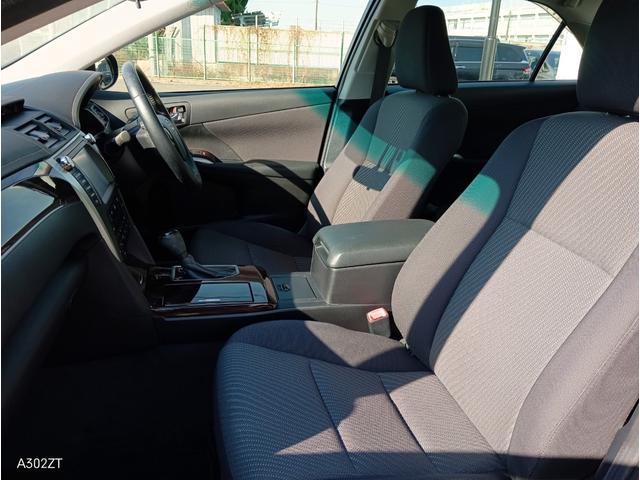 カムリ ハイブリッド　Ｇパッケージ　後期型　純正ナビ　フルセグ　Ｂカメ　ＥＴＣ　Ｂｌｕｅｔｏｏｔｈ　ＵＳＢ　電動シート　クルコン　衝突軽減ブレ　オートライト　前フォグ　左右独立エアコン　スマートキー　ＰＵＳＨスタート　純正アルミ　禁煙車（47枚目）