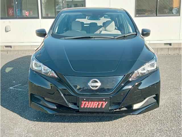 リーフ Ｘ　１２セグ　航続距離２９３キロ　ＣａｒＰｌａｙ　ＥＴＣ２．０　障害物センサー　純正ナビ　Ｂカメラ　フルセグ　ＨＤＭＩ　ＵＳＢ　シート・ステアリングヒーター　クルコン　衝突軽減ブレ　ＬＥＤヘッド　禁煙車（2枚目）