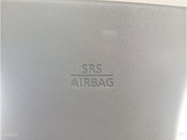 リーフ Ｘ　１２セグ　航続距離２９３キロ　ＣａｒＰｌａｙ　ＥＴＣ２．０　障害物センサー　純正ナビ　Ｂカメラ　フルセグ　ＨＤＭＩ　ＵＳＢ　シート・ステアリングヒーター　クルコン　衝突軽減ブレ　ＬＥＤヘッド　禁煙車（33枚目）