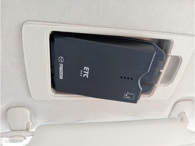 MAZDA2 15S ブラックトーンエディション ワンオーナー 全周囲カメラ ブラインドスポットモニター 障害物センサー 純正ナビ Bluetooth フルセグ CD DVD USB ETC オートライト LEDヘッド クルコン 純正アルミ 禁煙車(5枚目)