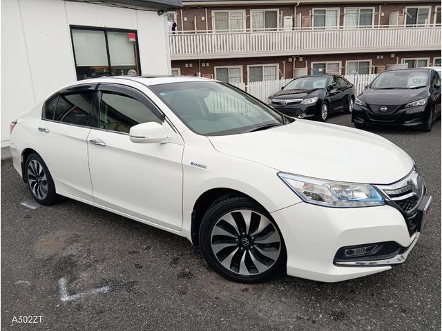 アコードハイブリッド ＥＸ　サンルーフ　黒革シート　シートヒーター　クルコン　衝突軽減ブレーキ　ＬＥＤヘッド　前フォグ　純正ナビ　Ｂカメ　フルセグ　Ｂｌｕｅｔｏｏｔｈ　ＥＴＣ　ＵＳＢ　電動シート　ＰＵＳＨスタート　禁煙車（8枚目）