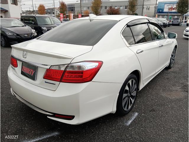 アコードハイブリッド ＥＸ　サンルーフ　黒革シート　シートヒーター　クルコン　衝突軽減ブレーキ　ＬＥＤヘッド　前フォグ　純正ナビ　Ｂカメ　フルセグ　Ｂｌｕｅｔｏｏｔｈ　ＥＴＣ　ＵＳＢ　電動シート　ＰＵＳＨスタート　禁煙車（11枚目）