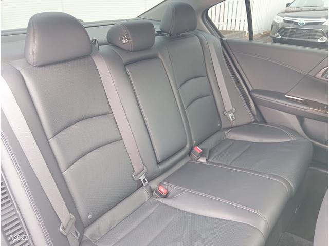 アコードハイブリッド ＥＸ　サンルーフ　黒革シート　シートヒーター　クルコン　衝突軽減ブレーキ　ＬＥＤヘッド　前フォグ　純正ナビ　Ｂカメ　フルセグ　Ｂｌｕｅｔｏｏｔｈ　ＥＴＣ　ＵＳＢ　電動シート　ＰＵＳＨスタート　禁煙車（15枚目）