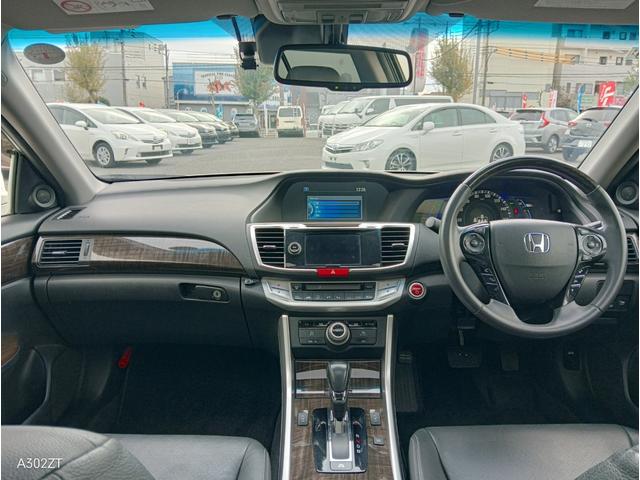 アコードハイブリッド ＥＸ　サンルーフ　黒革シート　シートヒーター　クルコン　衝突軽減ブレーキ　ＬＥＤヘッド　前フォグ　純正ナビ　Ｂカメ　フルセグ　Ｂｌｕｅｔｏｏｔｈ　ＥＴＣ　ＵＳＢ　電動シート　ＰＵＳＨスタート　禁煙車（19枚目）