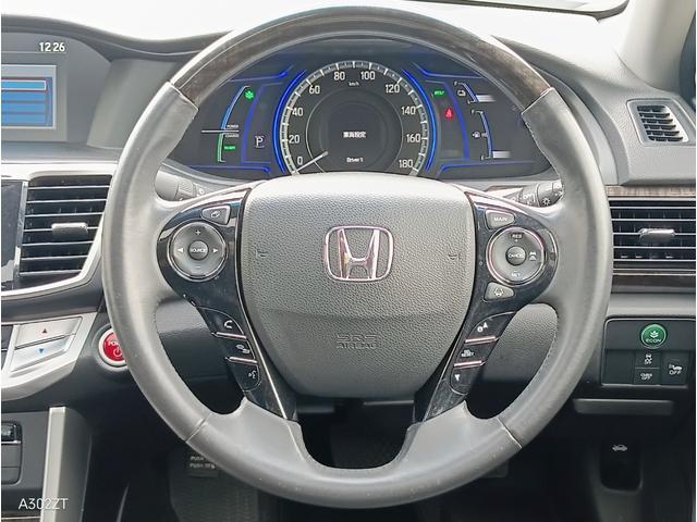 アコードハイブリッド ＥＸ　サンルーフ　黒革シート　シートヒーター　クルコン　衝突軽減ブレーキ　ＬＥＤヘッド　前フォグ　純正ナビ　Ｂカメ　フルセグ　Ｂｌｕｅｔｏｏｔｈ　ＥＴＣ　ＵＳＢ　電動シート　ＰＵＳＨスタート　禁煙車（20枚目）