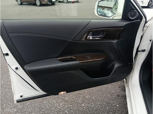 アコードハイブリッド ＥＸ　サンルーフ　黒革シート　シートヒーター　クルコン　衝突軽減ブレーキ　ＬＥＤヘッド　前フォグ　純正ナビ　Ｂカメ　フルセグ　Ｂｌｕｅｔｏｏｔｈ　ＥＴＣ　ＵＳＢ　電動シート　ＰＵＳＨスタート　禁煙車（46枚目）