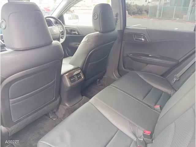 アコードハイブリッド ＥＸ　サンルーフ　黒革シート　シートヒーター　クルコン　衝突軽減ブレーキ　ＬＥＤヘッド　前フォグ　純正ナビ　Ｂカメ　フルセグ　Ｂｌｕｅｔｏｏｔｈ　ＥＴＣ　ＵＳＢ　電動シート　ＰＵＳＨスタート　禁煙車（49枚目）