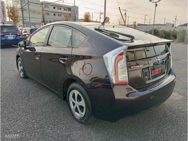 プリウス Ｓ　純正ナビ　バックカメラ　Ｂｌｕｅｔｏｏｔｈ　ＴＶ　バックカメラ　ＥＴＣ　ＬＥＤヘッド　オートライト　スマートキー　ＰＵＳＨスタート　純正アルミ（10枚目）