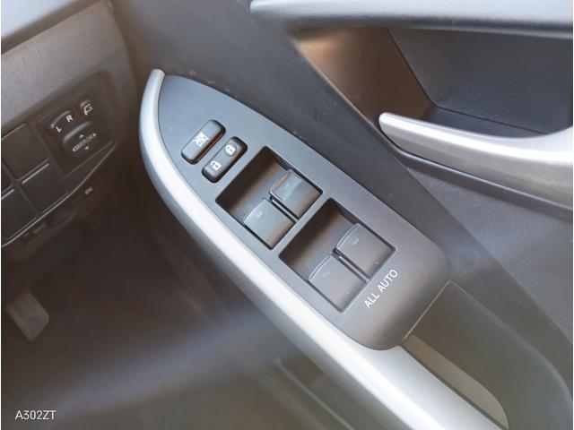 プリウス Ｓ　純正ナビ　バックカメラ　Ｂｌｕｅｔｏｏｔｈ　ＴＶ　バックカメラ　ＥＴＣ　ＬＥＤヘッド　オートライト　スマートキー　ＰＵＳＨスタート　純正アルミ（21枚目）