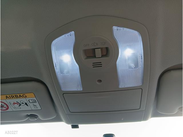 プリウス Ｓ　純正ナビ　バックカメラ　Ｂｌｕｅｔｏｏｔｈ　ＴＶ　バックカメラ　ＥＴＣ　ＬＥＤヘッド　オートライト　スマートキー　ＰＵＳＨスタート　純正アルミ（32枚目）