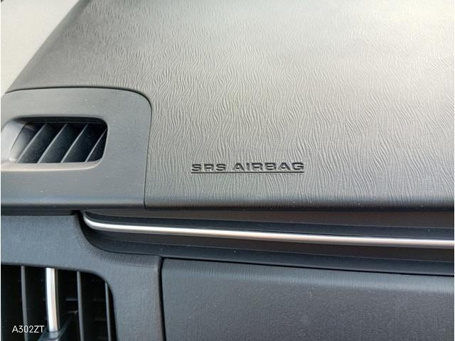 プリウス Ｓ　純正ナビ　バックカメラ　Ｂｌｕｅｔｏｏｔｈ　ＴＶ　バックカメラ　ＥＴＣ　ＬＥＤヘッド　オートライト　スマートキー　ＰＵＳＨスタート　純正アルミ（34枚目）