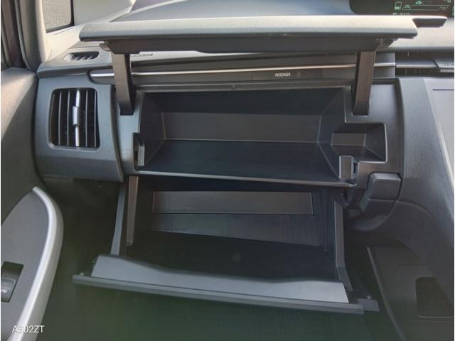 プリウス Ｓ　純正ナビ　バックカメラ　Ｂｌｕｅｔｏｏｔｈ　ＴＶ　バックカメラ　ＥＴＣ　ＬＥＤヘッド　オートライト　スマートキー　ＰＵＳＨスタート　純正アルミ（36枚目）