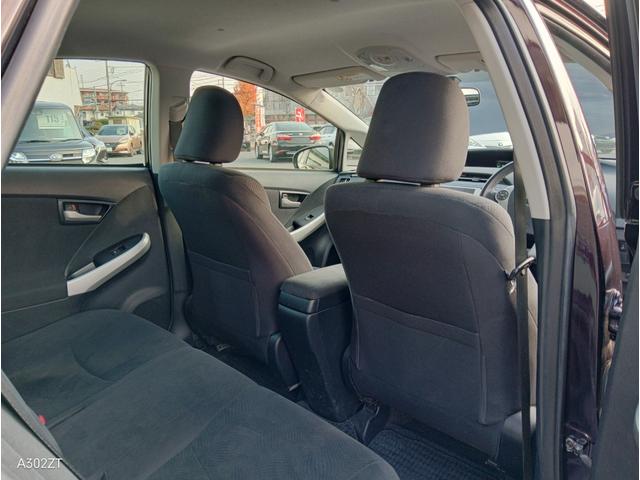 プリウス Ｓ　純正ナビ　バックカメラ　Ｂｌｕｅｔｏｏｔｈ　ＴＶ　バックカメラ　ＥＴＣ　ＬＥＤヘッド　オートライト　スマートキー　ＰＵＳＨスタート　純正アルミ（49枚目）