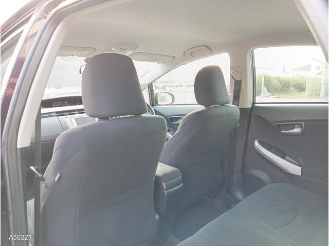 プリウス Ｓ　純正ナビ　バックカメラ　Ｂｌｕｅｔｏｏｔｈ　ＴＶ　バックカメラ　ＥＴＣ　ＬＥＤヘッド　オートライト　スマートキー　ＰＵＳＨスタート　純正アルミ（53枚目）