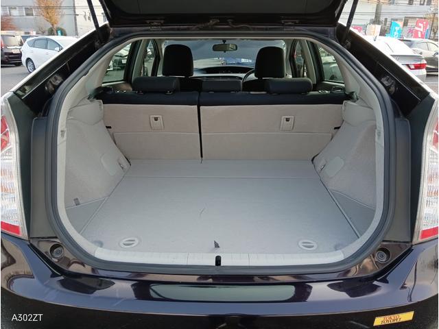 プリウス Ｓ　純正ナビ　バックカメラ　Ｂｌｕｅｔｏｏｔｈ　ＴＶ　バックカメラ　ＥＴＣ　ＬＥＤヘッド　オートライト　スマートキー　ＰＵＳＨスタート　純正アルミ（59枚目）