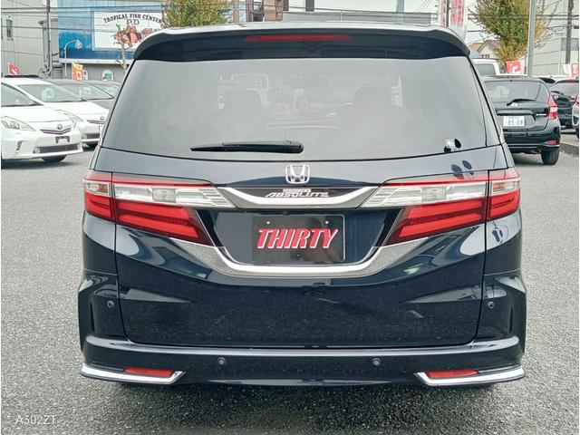 オデッセイ アブソルート・ＥＸ　フリップダウンモニター　アダプティブクルーズ　ＢＳＭ　バックカメラ　電動シート　前後ドラレコ　障害物センサー　サイドステップガーニッシュ　メッキフォグガーニッシュ　両側電動スライド１８インチ純正アルミ（10枚目）