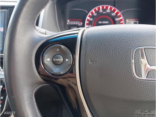 オデッセイ アブソルート・ＥＸ　フリップダウンモニター　アダプティブクルーズ　ＢＳＭ　バックカメラ　電動シート　前後ドラレコ　障害物センサー　サイドステップガーニッシュ　メッキフォグガーニッシュ　両側電動スライド１８インチ純正アルミ（22枚目）