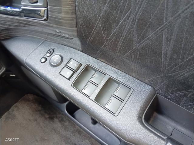 オデッセイ アブソルート・ＥＸ　フリップダウンモニター　アダプティブクルーズ　ＢＳＭ　バックカメラ　電動シート　前後ドラレコ　障害物センサー　サイドステップガーニッシュ　メッキフォグガーニッシュ　両側電動スライド１８インチ純正アルミ（27枚目）