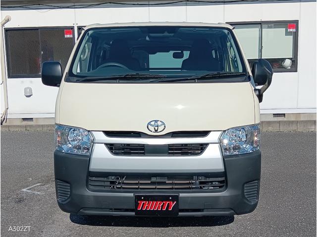 ハイエースバン ロングＤＸ　トヨタセーフティーセンス　リアクーラー　ＳＤナビＴＶ　Ｂｌｕｅｔｏｏｔｈ　ＥＴＣ　ＬＥＤヘッドライト　新品タイヤ　車線逸脱警告　プリクラッシュセーフティー　コーナーセンサー　禁煙車（2枚目）