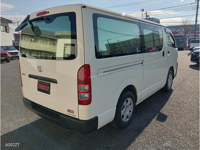 ハイエースバン ロングＤＸ　トヨタセーフティーセンス　リアクーラー　ＳＤナビＴＶ　Ｂｌｕｅｔｏｏｔｈ　ＥＴＣ　ＬＥＤヘッドライト　新品タイヤ　車線逸脱警告　プリクラッシュセーフティー　コーナーセンサー　禁煙車（6枚目）