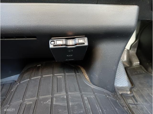 ハイエースバン ロングＤＸ　トヨタセーフティーセンス　リアクーラー　ＳＤナビＴＶ　Ｂｌｕｅｔｏｏｔｈ　ＥＴＣ　ＬＥＤヘッドライト　新品タイヤ　車線逸脱警告　プリクラッシュセーフティー　コーナーセンサー　禁煙車（35枚目）