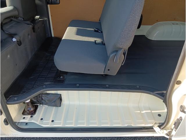 ハイエースバン ロングＤＸ　トヨタセーフティーセンス　リアクーラー　ＳＤナビＴＶ　Ｂｌｕｅｔｏｏｔｈ　ＥＴＣ　ＬＥＤヘッドライト　新品タイヤ　車線逸脱警告　プリクラッシュセーフティー　コーナーセンサー　禁煙車（54枚目）