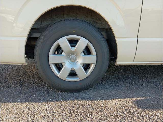 ハイエースバン ロングＤＸ　トヨタセーフティーセンス　リアクーラー　ＳＤナビＴＶ　Ｂｌｕｅｔｏｏｔｈ　ＥＴＣ　ＬＥＤヘッドライト　新品タイヤ　車線逸脱警告　プリクラッシュセーフティー　コーナーセンサー　禁煙車（63枚目）