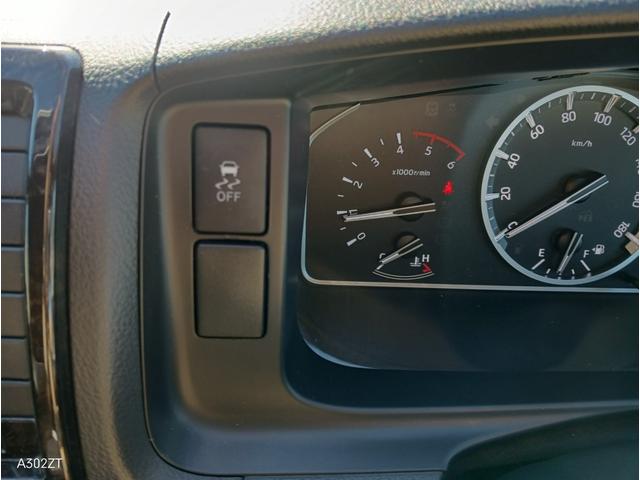 ハイエースバン スーパーＧＬ　ダークプライムＩＩ　トヨタセーフティーセンス　衝突軽減ブレーキ　車線逸脱警告　クリアランスソナー　バックカメラ　ＬＥＤライト　フォグ　ＡＣ１００Ｖ　禁煙車　アルミホイール　スペアキー　ハーフレザーシート　ターボ（23枚目）