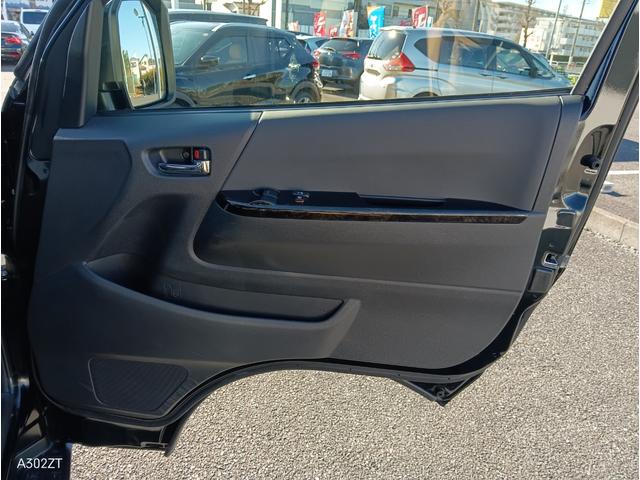 ハイエースバン スーパーＧＬ　ダークプライムＩＩ　トヨタセーフティーセンス　衝突軽減ブレーキ　車線逸脱警告　クリアランスソナー　バックカメラ　ＬＥＤライト　フォグ　ＡＣ１００Ｖ　禁煙車　アルミホイール　スペアキー　ハーフレザーシート　ターボ（31枚目）