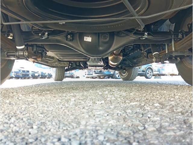 ハイエースバン スーパーＧＬ　ダークプライムＩＩ　トヨタセーフティーセンス　衝突軽減ブレーキ　車線逸脱警告　クリアランスソナー　バックカメラ　ＬＥＤライト　フォグ　ＡＣ１００Ｖ　禁煙車　アルミホイール　スペアキー　ハーフレザーシート　ターボ（56枚目）