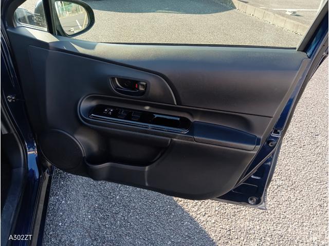 アクア Ｓスタイルブラック　トヨタセーフティーセンス　純正ナビ　Ｂカメラ　衝突軽減装置　車線逸脱警告　プッシュスタート　ＥＴＣ　スマートエントリー　フルセグＴＶ　ＴＲＤアルミ　オートライト　オートハイビーム　ダークブルーマイカ（32枚目）