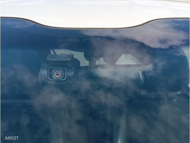 フリードハイブリッド ハイブリッド・ＥＸ　ホンダセンシング　９インチフローティングナビ　ＡＣＣ　後席モニター２個　両側パワースライド　ＬＥＤライト　シートヒーター　バックカメラ　フルセグＴＶ　プリクラッシュセーフティー　車線逸脱警告　６人乗（68枚目）