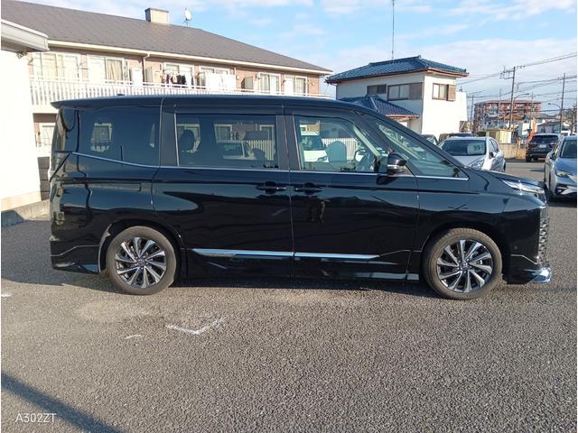 ヴォクシー ハイブリッドＳ－Ｚ　モデリスタフルエアロ　３眼ＬＥＤヘッドライト　１０．５インチナビＴＶ　トヨタチームメイト　両側パワースライド　パーキングブレーキサポート　全方位カメラ　１００Ｖ電源　前後ドラレコ（6枚目）