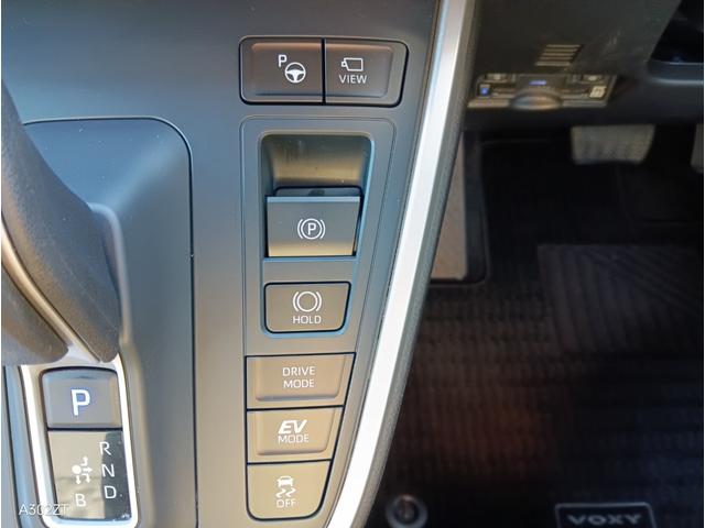 ヴォクシー ハイブリッドＳ－Ｚ　モデリスタフルエアロ　３眼ＬＥＤヘッドライト　１０．５インチナビＴＶ　トヨタチームメイト　両側パワースライド　パーキングブレーキサポート　全方位カメラ　１００Ｖ電源　前後ドラレコ（31枚目）